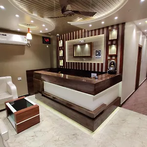 Palace 3*, Varanasi India